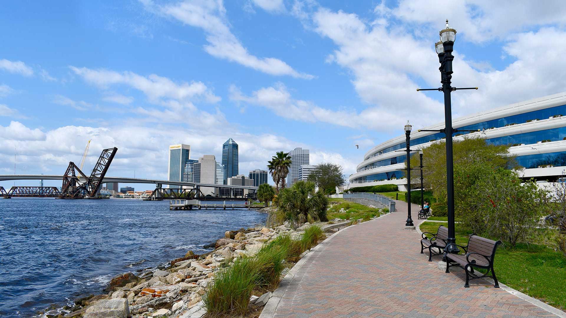 澳门足彩app building along the riverwalk.